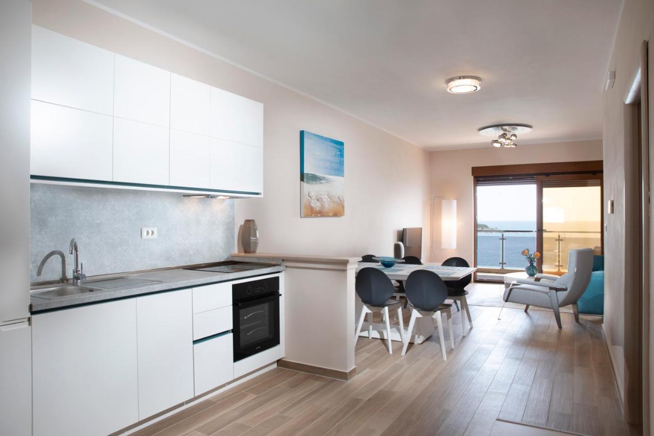 Royal Bay Apartment Dobra Voda Luaran gambar